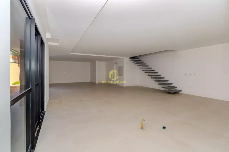 Apartamento Garden Duplex na Cabeçudas: 3ª foto da galeria de imagens do imóvel
