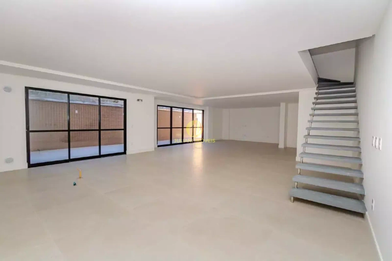 Apartamento Garden Duplex na Cabeçudas: 1ª foto da galeria de imagens do imóvel