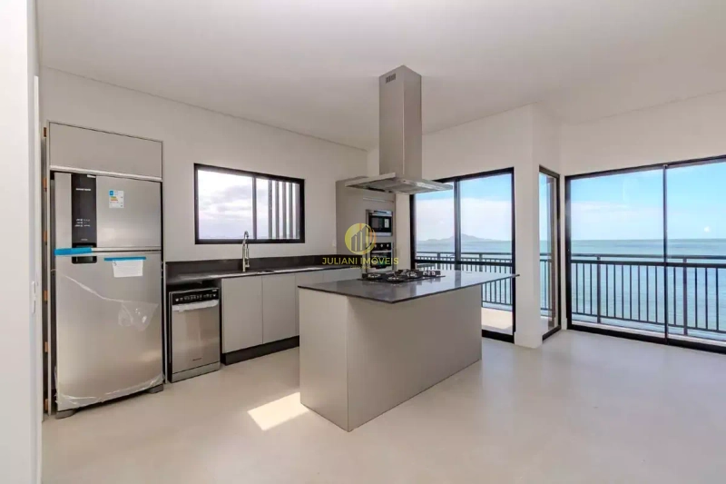Apartamento frente mar no Ed. La Plage na Praia Cabeçudas: 8ª foto da galeria de imagens do imóvel
