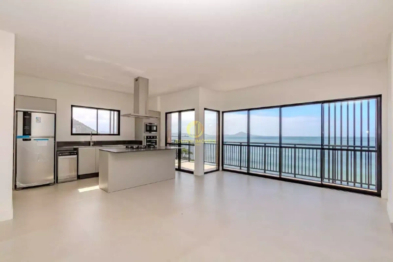 Apartamento frente mar no Ed. La Plage na Praia Cabeçudas: 3ª foto da galeria de imagens do imóvel