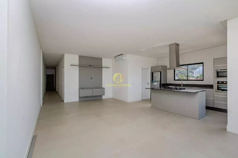 Apartamento frente mar no Ed. La Plage na Praia Cabeçudas: 7ª foto da galeria de imagens do imóvel