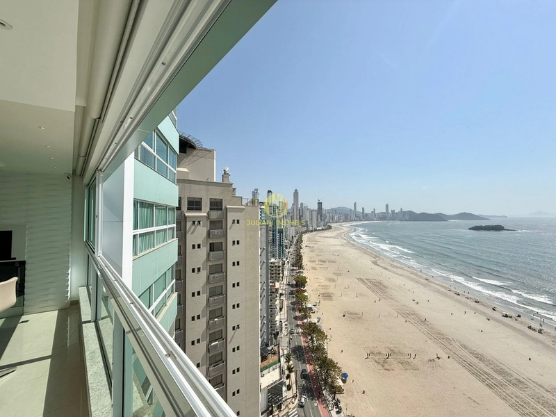 Apartamento Frente Mar no Ed. Barramares