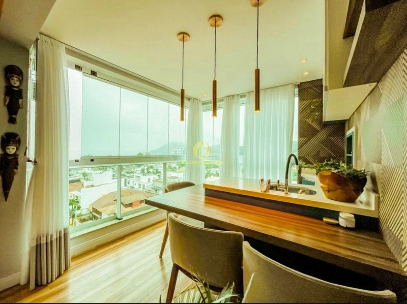 Apartamento no Ed. Bora Bora na Praia Brava