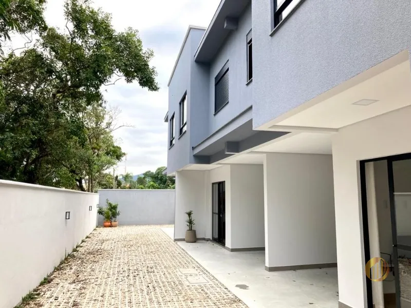 Casa em Bombinhas: 4ª foto da galeria de imagens do imóvel