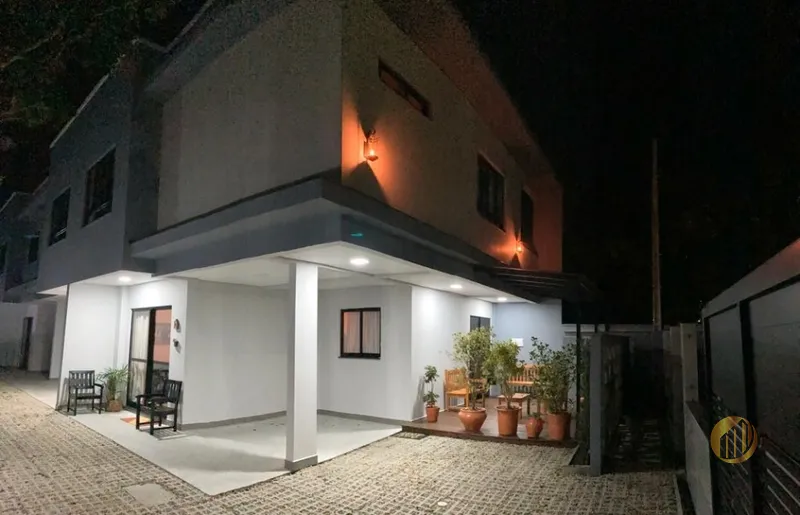 Casa em Bombinhas: 3ª foto da galeria de imagens do imóvel