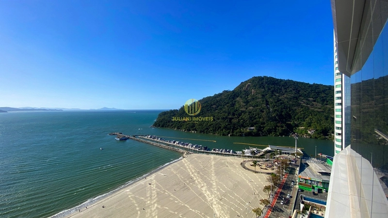 Apartamento no Ed. Pharos em Balneário Camboriú