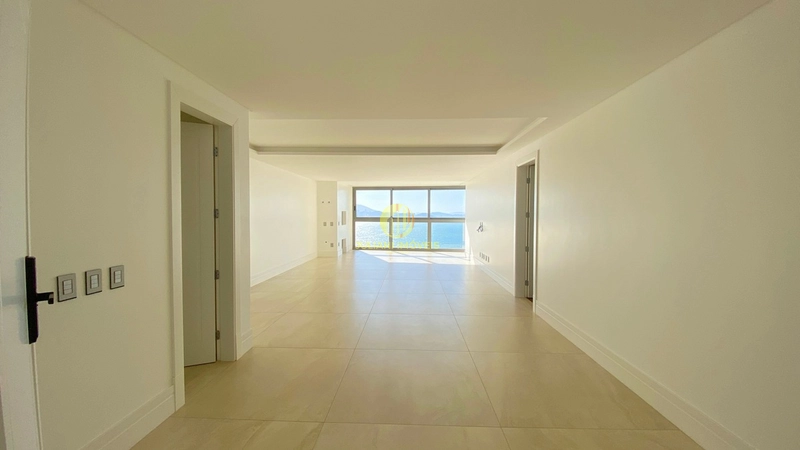 Apartamento no Ed. Pharos em Balneário Camboriú: 2ª foto da galeria de imagens do imóvel