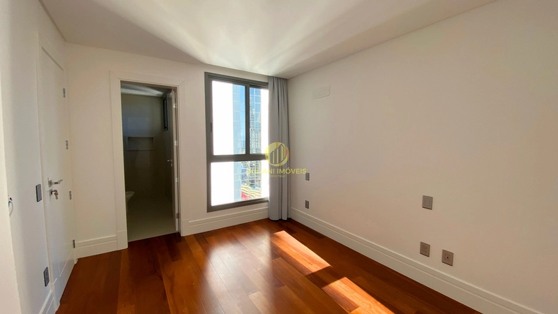 Apartamento no Ed. Pharos em Balneário Camboriú: 32ª foto da galeria de imagens do imóvel