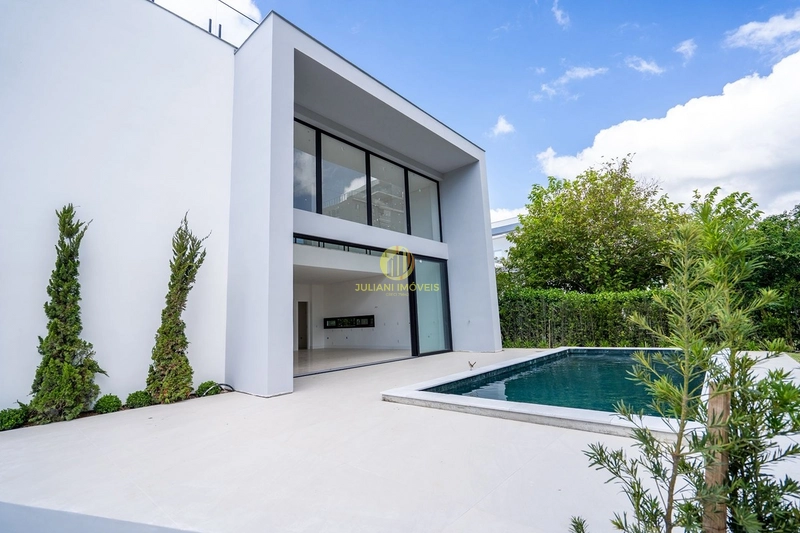 Casa  no Condomínio Porto Riviera na  em Itajaí: 3ª foto da galeria de imagens do imóvel