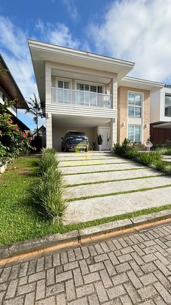 Casa mobiliada e decorada no Riverside Residence