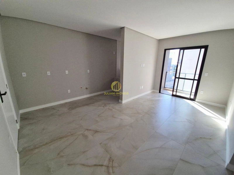 Apartamento no Ed. Manu Bay na Praia Brava