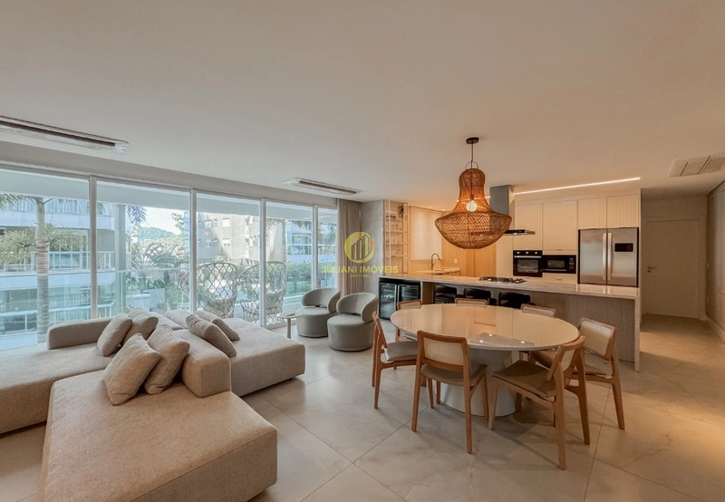 Apartamento mobiliado e decorado no Ed. La Blanc Praia Brava: 1ª foto da galeria de imagens do imóvel