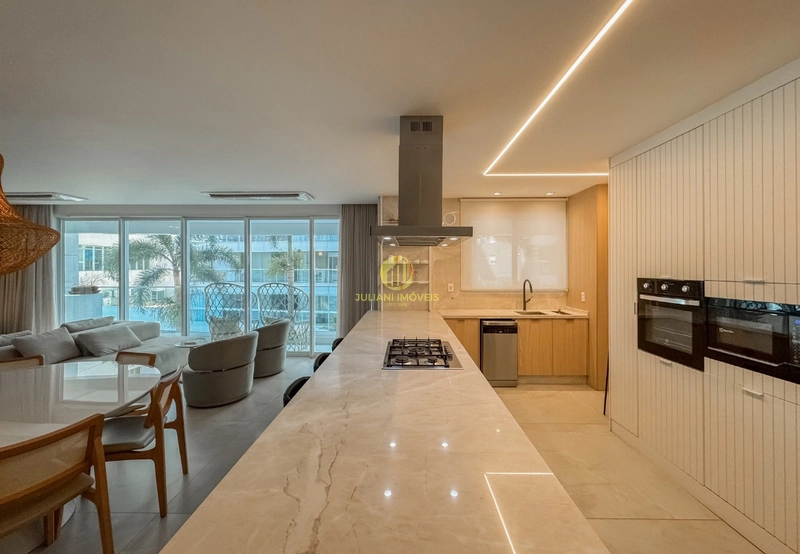 Apartamento mobiliado e decorado no Ed. La Blanc Praia Brava: 3ª foto da galeria de imagens do imóvel