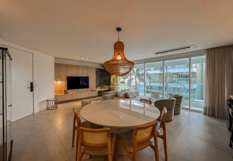 Apartamento mobiliado e decorado no Ed. La Blanc Praia Brava: 2ª foto da galeria de imagens do imóvel