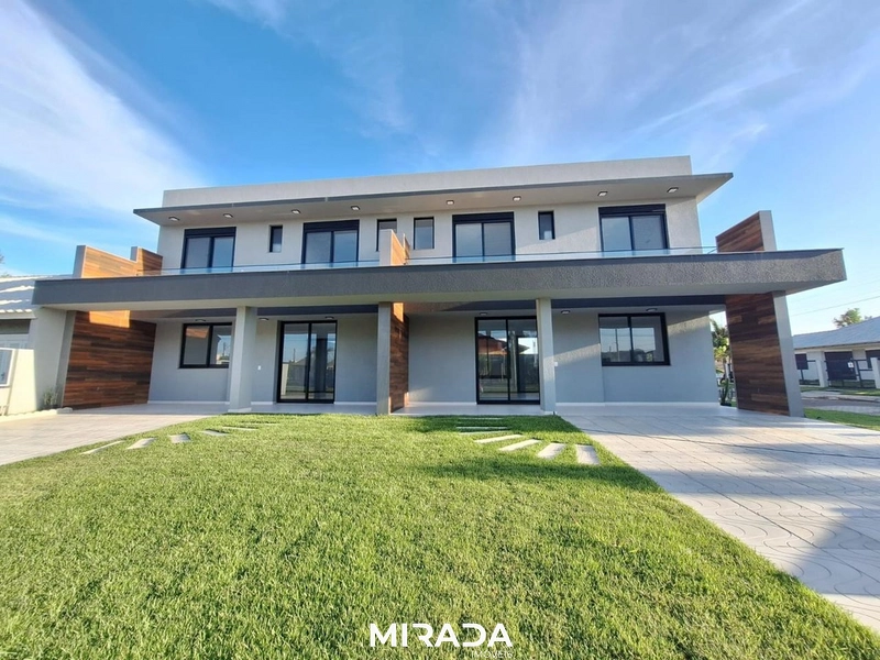 Casa à venda em Xangri-lá RS: 1ª foto da galeria de imagens do imóvel