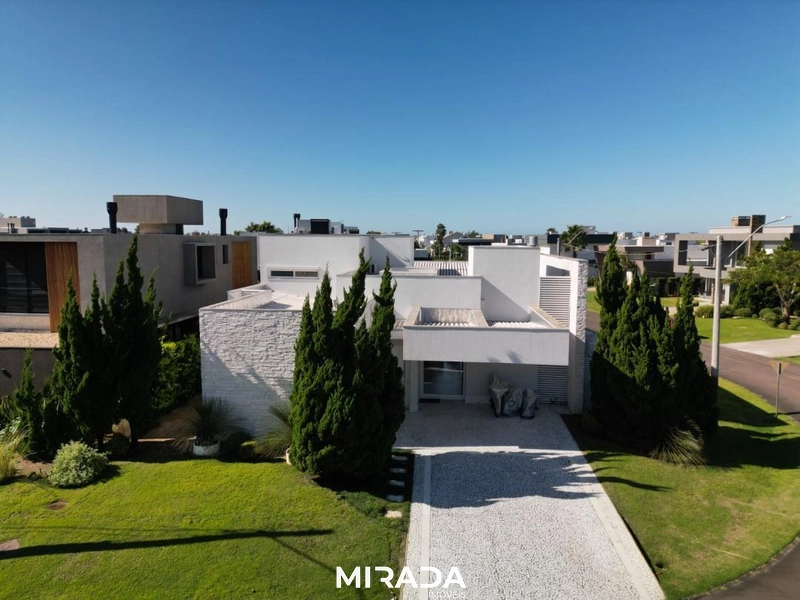 Casa à venda no Condomínio Enseada Lagos Xangri-lá: 1ª foto da galeria de imagens do imóvel