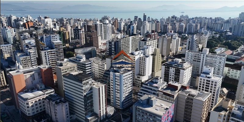 Sala Comercial no Centro de Florianópolis SC: 3ª foto da galeria de imagens do imóvel