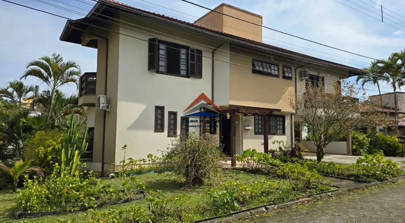 Casa Em Condomínio à Venda no Cacupé - Florianópolis: 4ª foto da galeria de imagens do imóvel