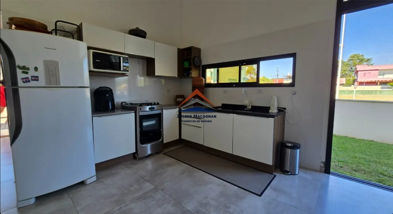 Casa Térrea 4 Dormitórios Em Condomínio À Vendaem Florianópolis: 9ª foto da galeria de imagens do imóvel