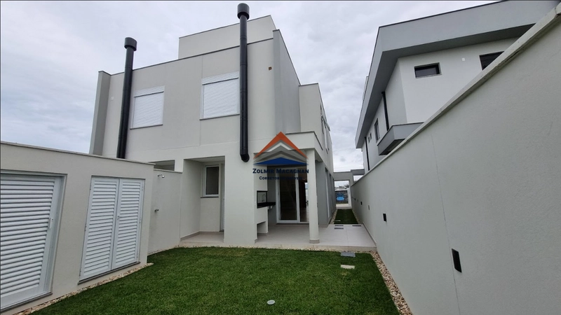 Casa 3 Dormitórios à Venda à 300 metros da praia do Campeche: 7ª foto da galeria de imagens do imóvel