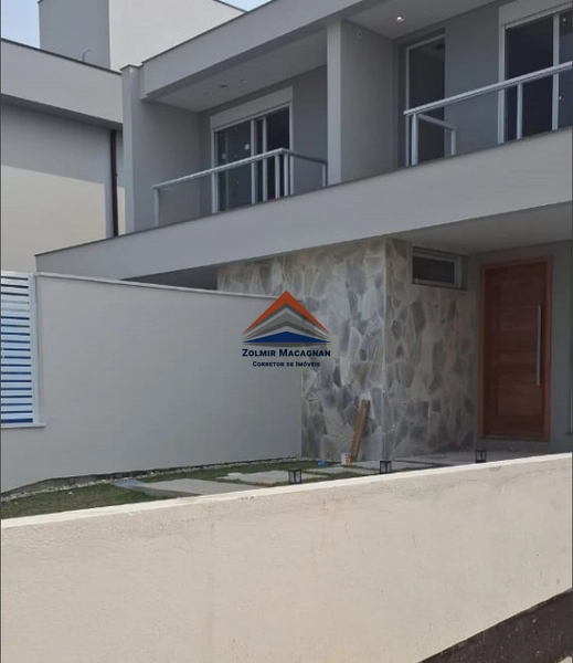 Casa 3 Dormitórios à Venda à 300 metros da praia do Campeche: 4ª foto da galeria de imagens do imóvel