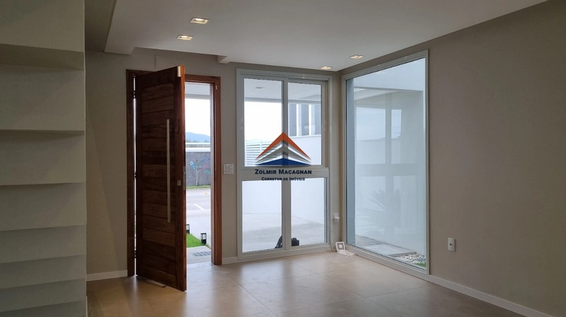 Casa 3 Dormitórios à Venda à 300 metros da praia do Campeche: 15ª foto da galeria de imagens do imóvel