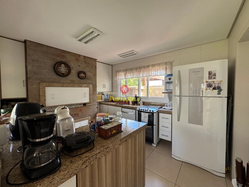 CASA À VENDA: 6ª foto da galeria de imagens do imóvel