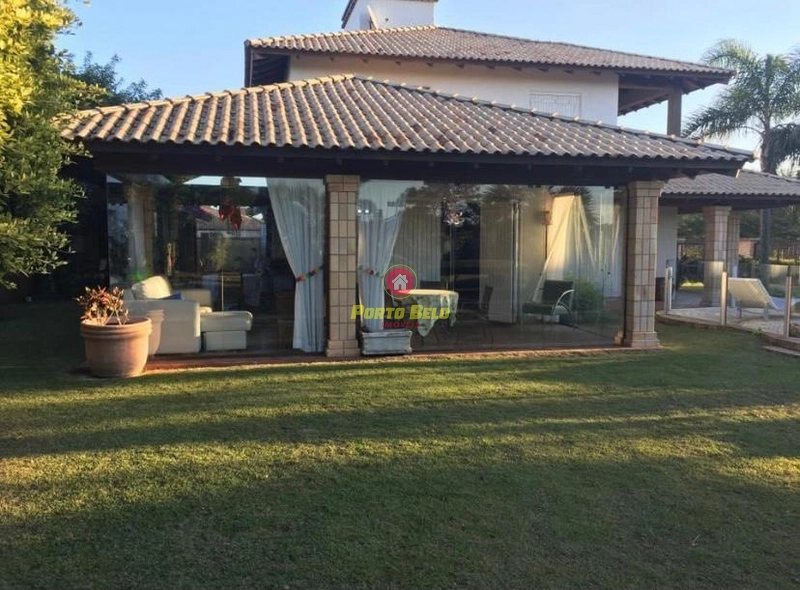 CASA À VENDA COM ESPAÇO AMPLO E ÁREA VERDE: 1ª foto da galeria de imagens do imóvel