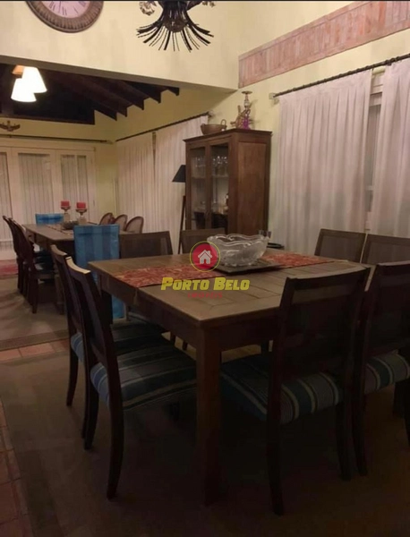 CASA À VENDA COM ESPAÇO AMPLO E ÁREA VERDE: 6ª foto da galeria de imagens do imóvel