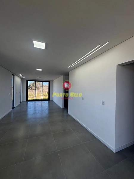 CASA À VENDA COM PISCINA E ÓTIMO ESPAÇO AMPLO: 9ª foto da galeria de imagens do imóvel