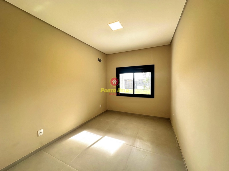 CASA À VENDA COM ESPAÇO AMPLO E SUÍTE: 8ª foto da galeria de imagens do imóvel