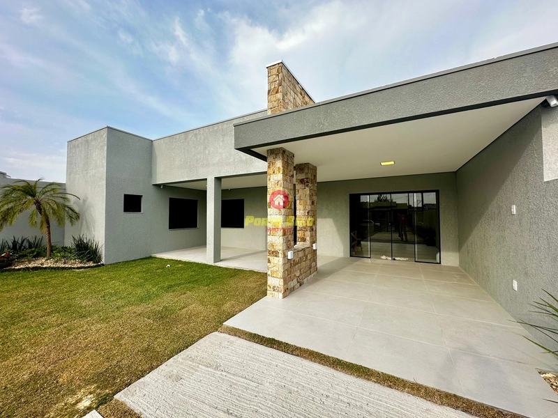 CASA À VENDA COM ESPAÇO AMPLO E SUÍTE: 1ª foto da galeria de imagens do imóvel