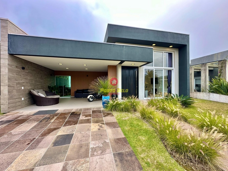 CASA À VENDA EM CONDOMINIO COM SUITE MASTER