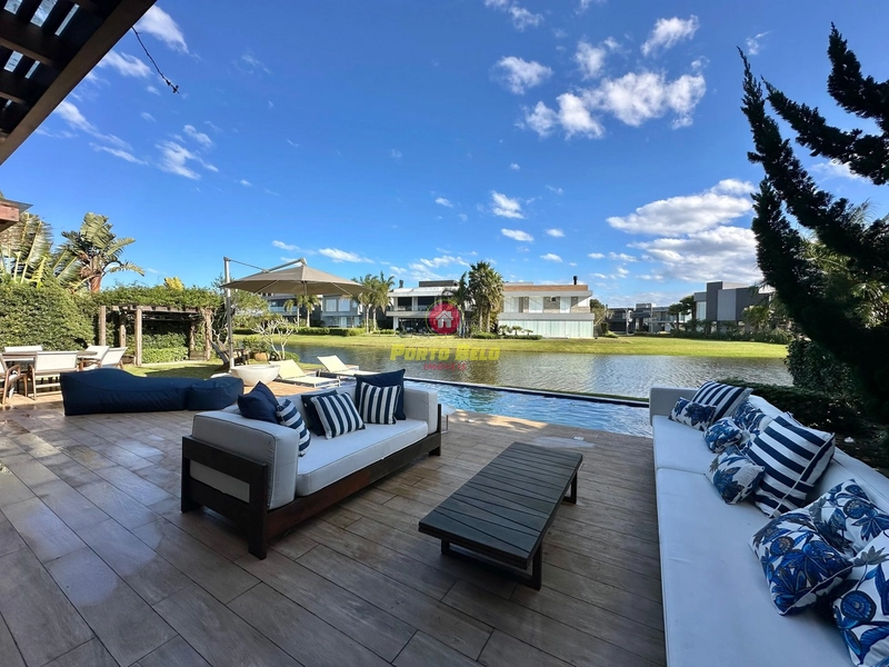 CASA À VENDA MOBILIADA E DECORADA COM SEIS SUÍTES: 11ª foto da galeria de imagens do imóvel
