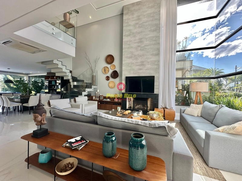 CASA À VENDA MOBILIADA E DECORADA COM SEIS SUÍTES: 5ª foto da galeria de imagens do imóvel