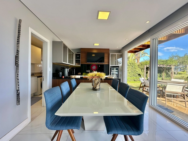 CASA À VENDA MOBILIADA E DECORADA COM SEIS SUÍTES: 14ª foto da galeria de imagens do imóvel