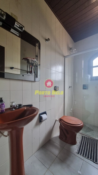 CASA PERTO DA PRAIA E CENTRO: 7ª foto da galeria de imagens do imóvel