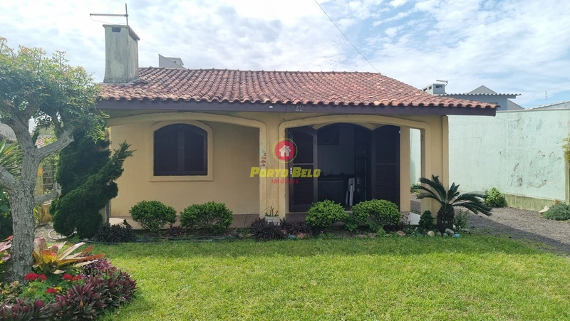 CASA PERTO DA PRAIA E CENTRO: 3ª foto da galeria de imagens do imóvel