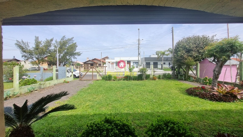 CASA PERTO DA PRAIA E CENTRO: 2ª foto da galeria de imagens do imóvel