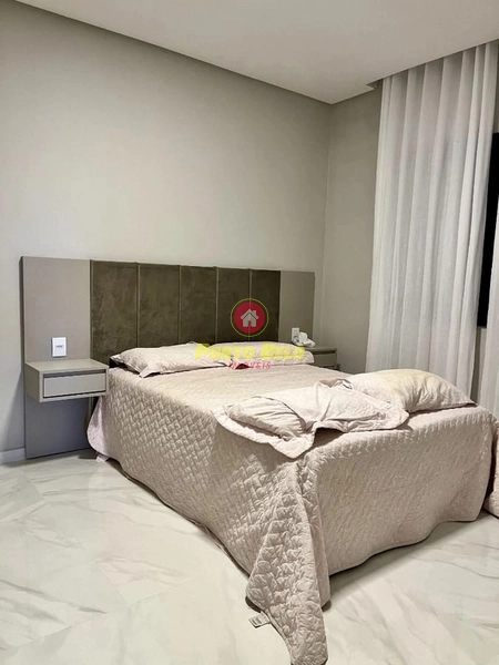 CASA EXCELENTE EM ESQUINA DE AVENIDA: 15ª foto da galeria de imagens do imóvel