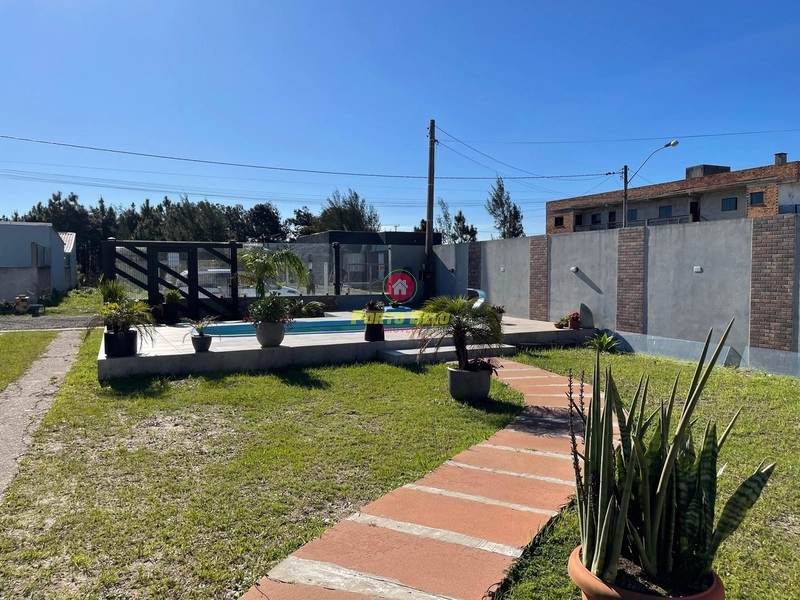 CASA COM TERRENO AMPLO À VENDA DE BARBADA: 2ª foto da galeria de imagens do imóvel