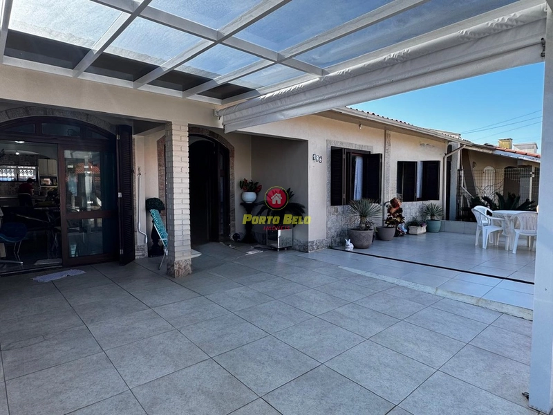 CASA A 50M DA PRAIA COM PISCINA: 5ª foto da galeria de imagens do imóvel