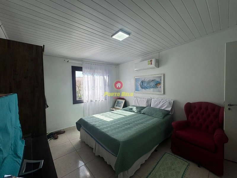 CASA A 50M DA PRAIA COM PISCINA: 18ª foto da galeria de imagens do imóvel