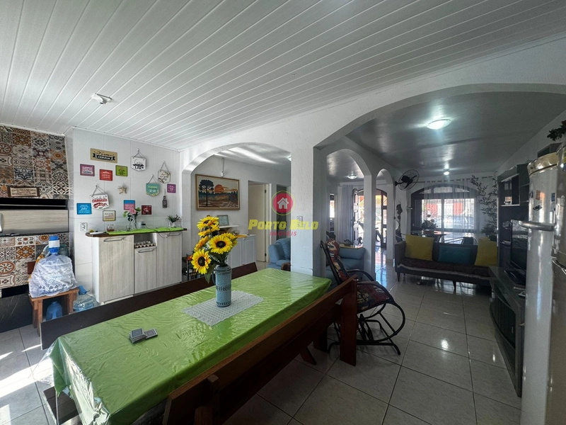 CASA A 50M DA PRAIA COM PISCINA: 9ª foto da galeria de imagens do imóvel