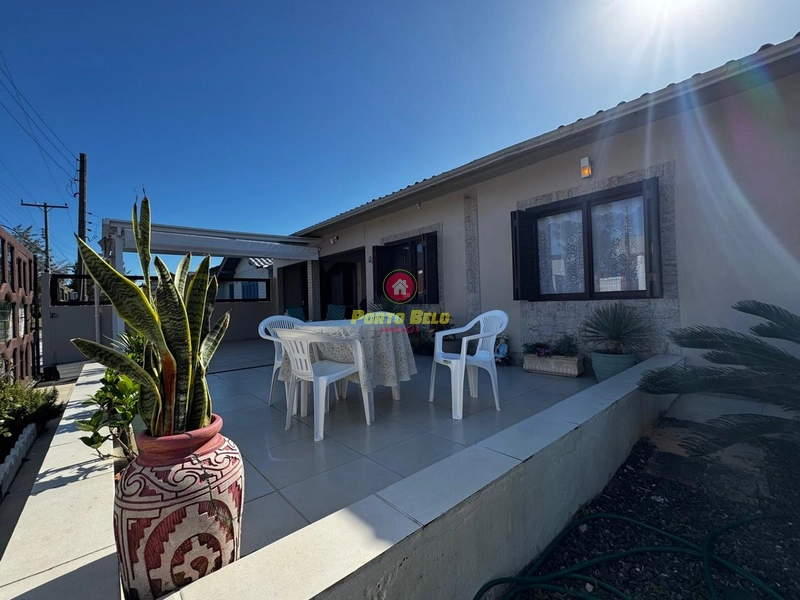 CASA A 50M DA PRAIA COM PISCINA: 24ª foto da galeria de imagens do imóvel
