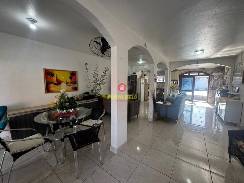 CASA A 50M DA PRAIA COM PISCINA: 7ª foto da galeria de imagens do imóvel