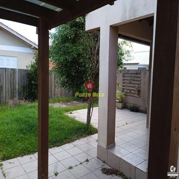 CASA APENAS A 50M DO MAR: 9ª foto da galeria de imagens do imóvel