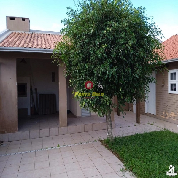 CASA APENAS A 50M DO MAR: 2ª foto da galeria de imagens do imóvel