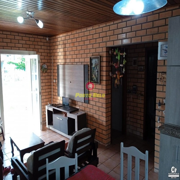 CASA APENAS A 50M DO MAR: 3ª foto da galeria de imagens do imóvel