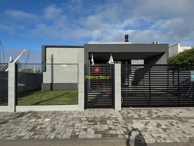 CASA NOVA A 400M DA PRAIA